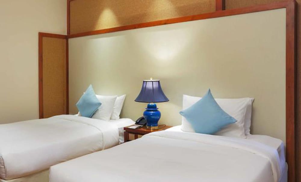 Premium Twin Room photo 3