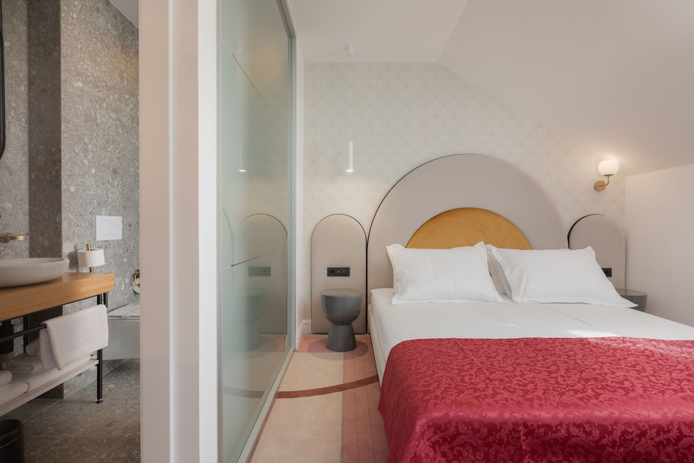 Basic Double Room