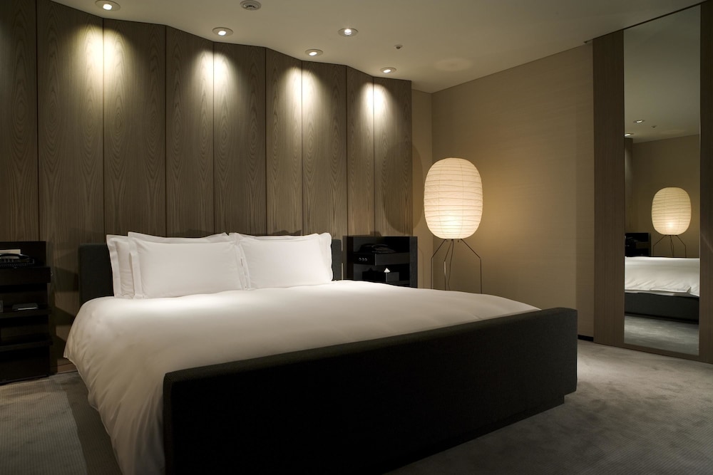 Suite, 1 King Bed (Park) photo 1