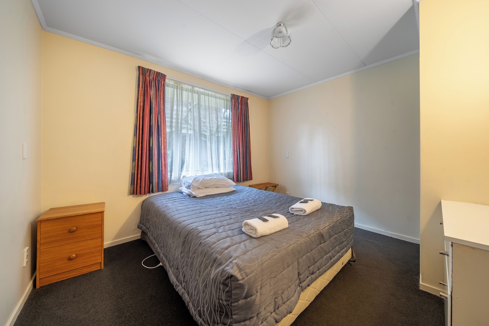 Apartment, 1 Bedroom (1 Queen and 1 Single Beds) photo 2