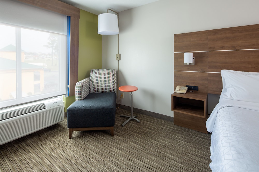Standard Room, 1 King Bed, Accessible (Communication Accessible) - Photo 6