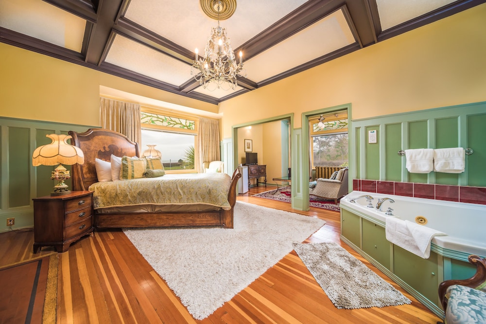Oxford Grand - Deluxe Room, 1 Queen and 1 Twin Bed