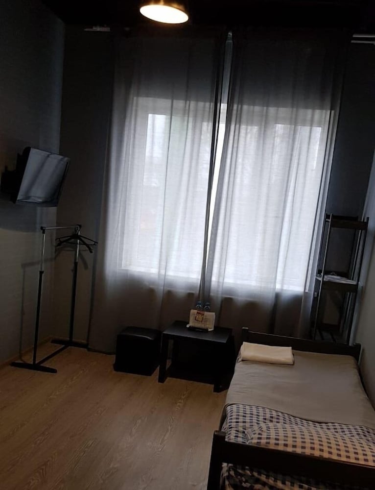 Economy Twin Room photo 2