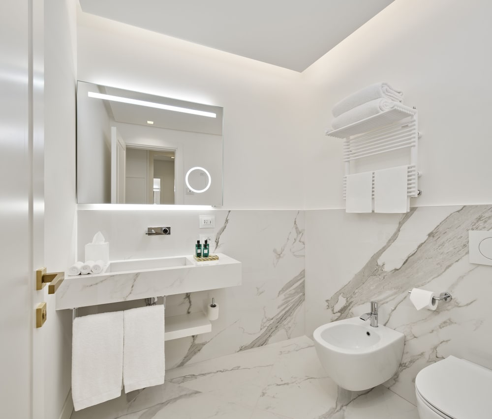 Junior Suite, 1 King Bed, Sea View (Mbriana)