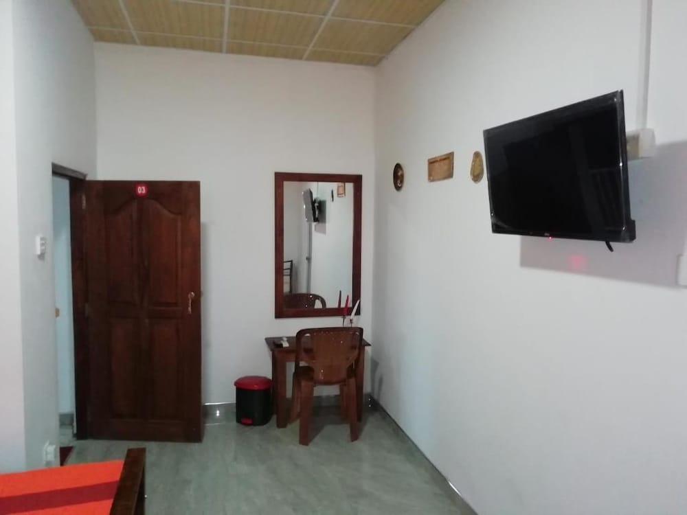 Family Room (AC) photo 3