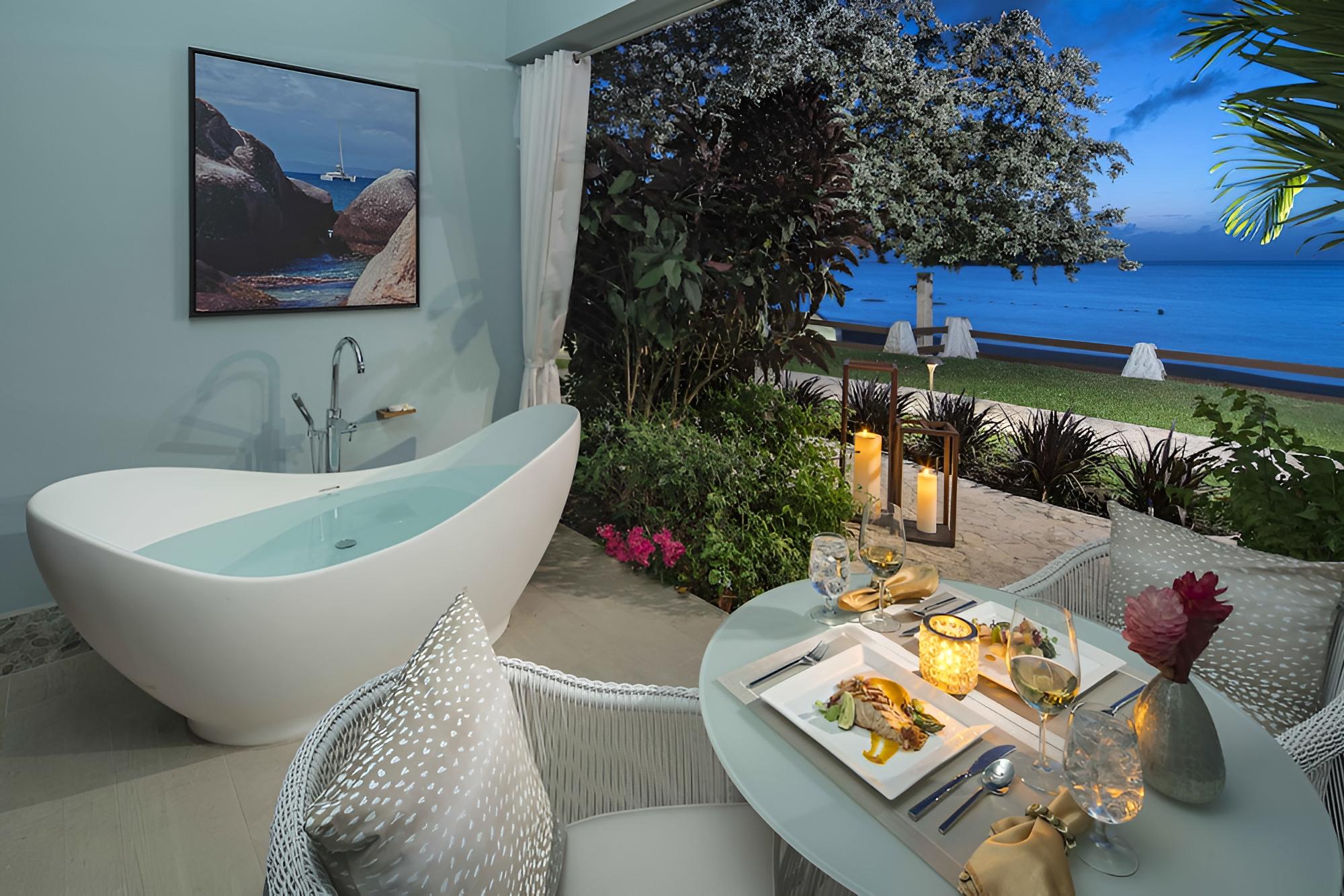 Honeymoon Room, 1 Bedroom, Ocean View (Beachfront Honeymoon Walkout) photo 3