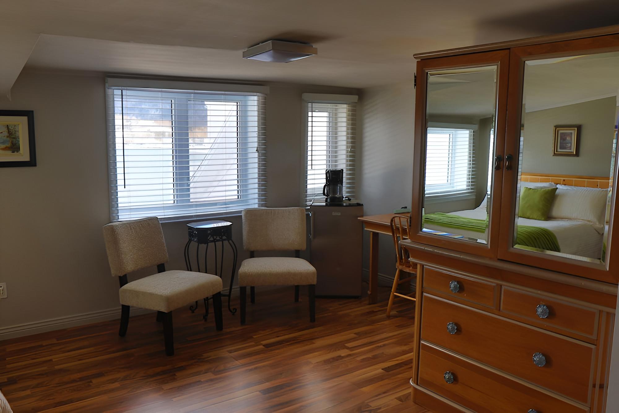 Standard Room, 2 Double Beds (Plus) photo 3