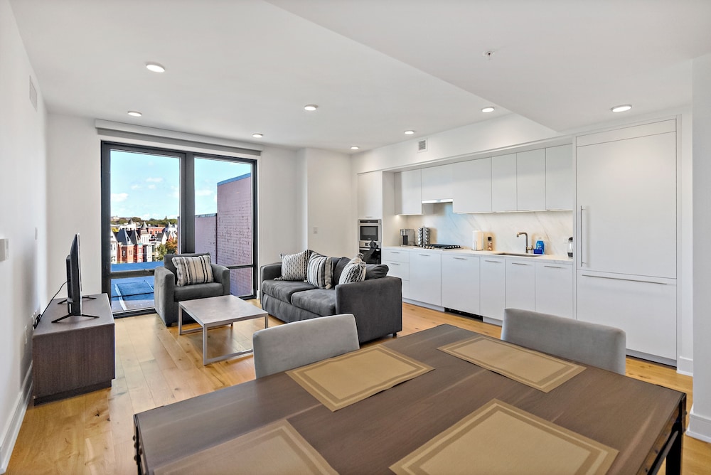 Luxsugero Penthouse Vintage (2BHK)