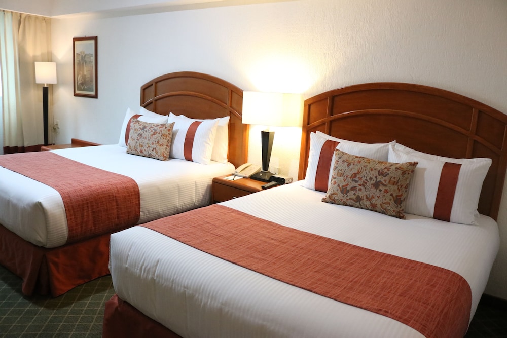 Standard Room, 2 Double Beds - Photo 3