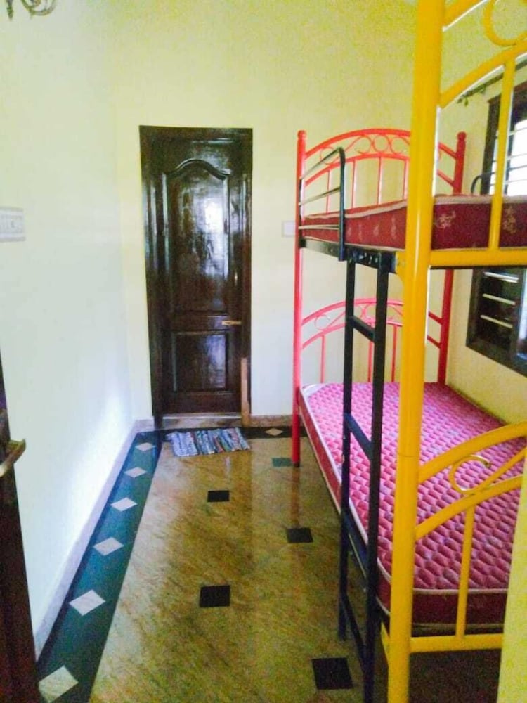 Comfort Room Non A/C