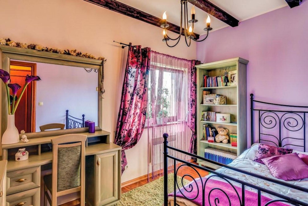 Classic House, 5 Bedrooms