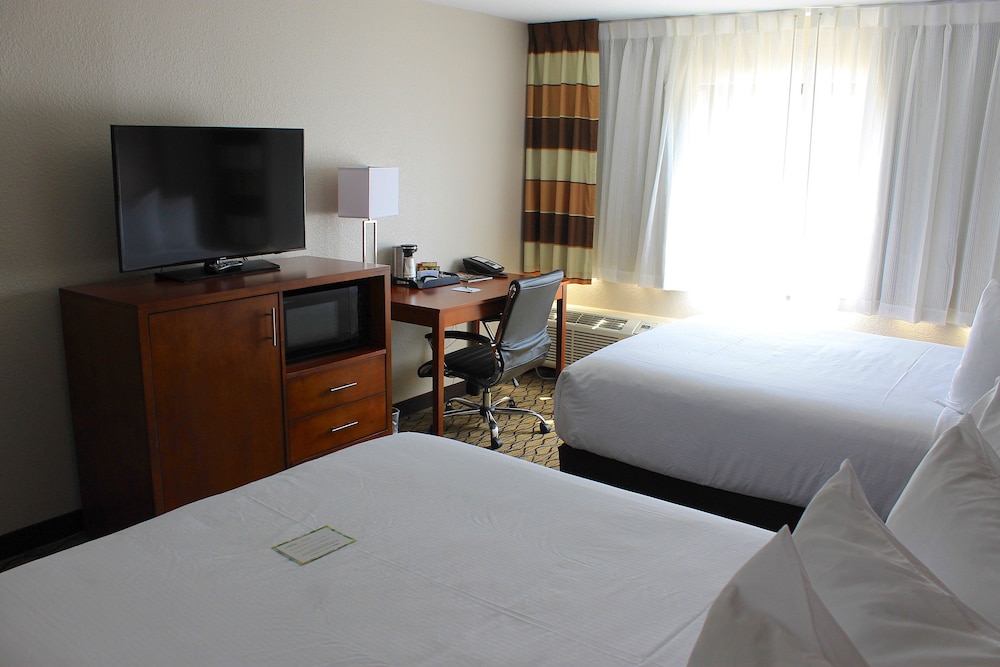 Room, 2 Queen Beds, Non Smoking - Photo 2