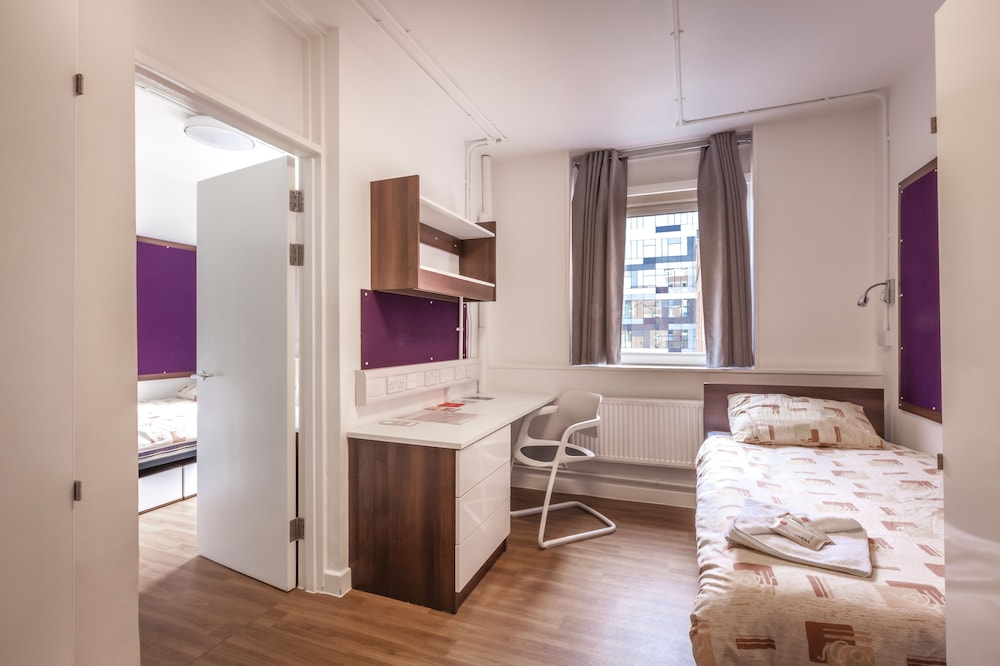Standard Twin Room, 2 Twin Beds, Ensuite photo 3