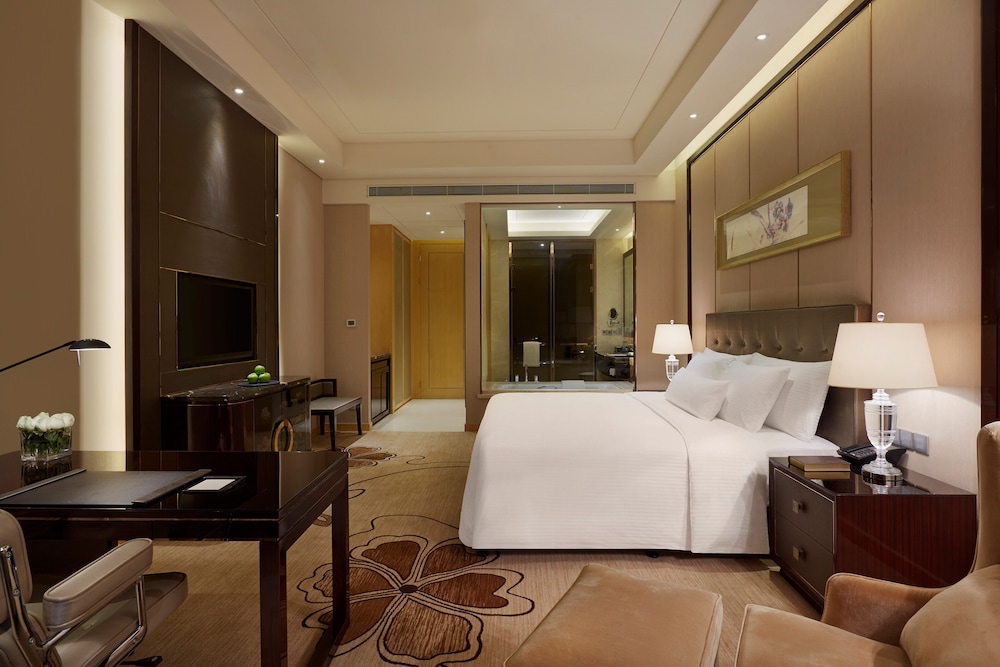 Grand Deluxe King Room photo 3