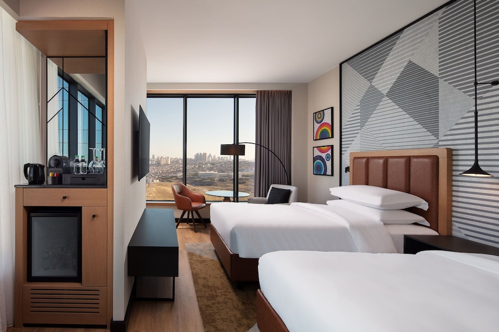 Premium Room, 2 Twin Beds, City View (Corner)
