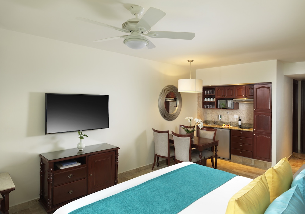 Premium Two Bedrooms Master Suite