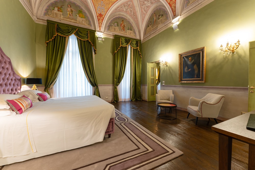 Deluxe Suite (Beatrice)