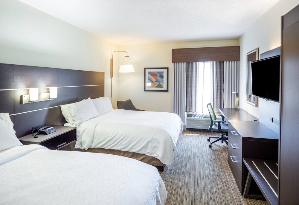 Standard Room, 2 Queen Beds - Photo 1