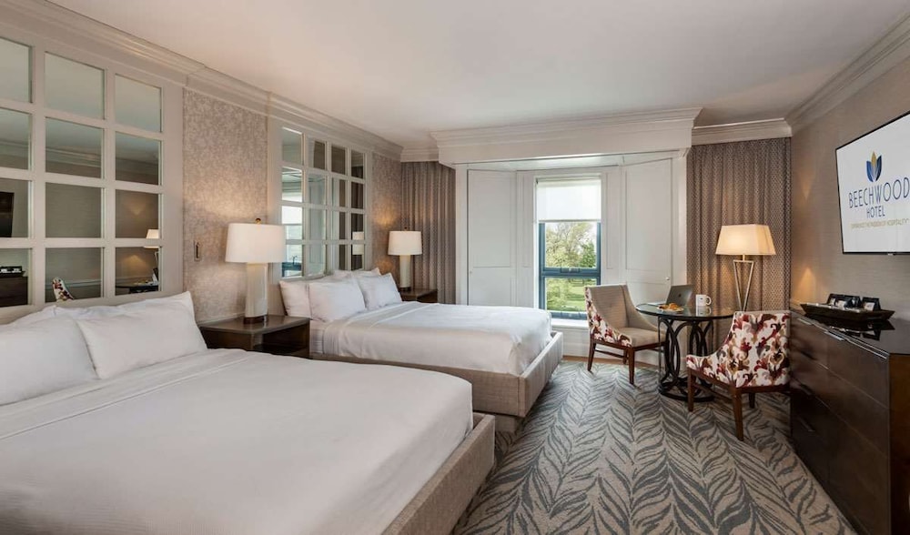 Standard Room, 2 Queen Beds - Photo 1
