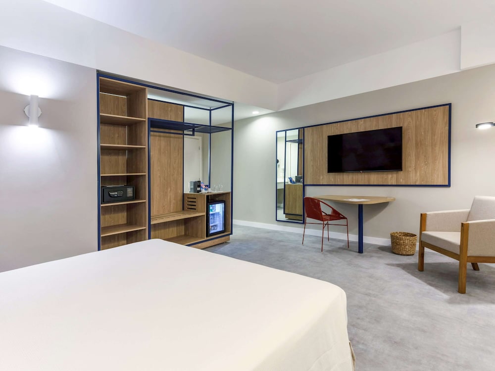 Luxury Room, 1 King Bed, City View - Photo 3
