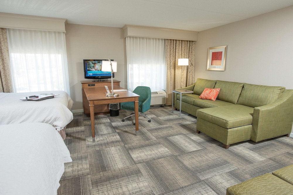 Studio Suite, Non Smoking (Two Queen and One Sofa Bed) - Photo 2