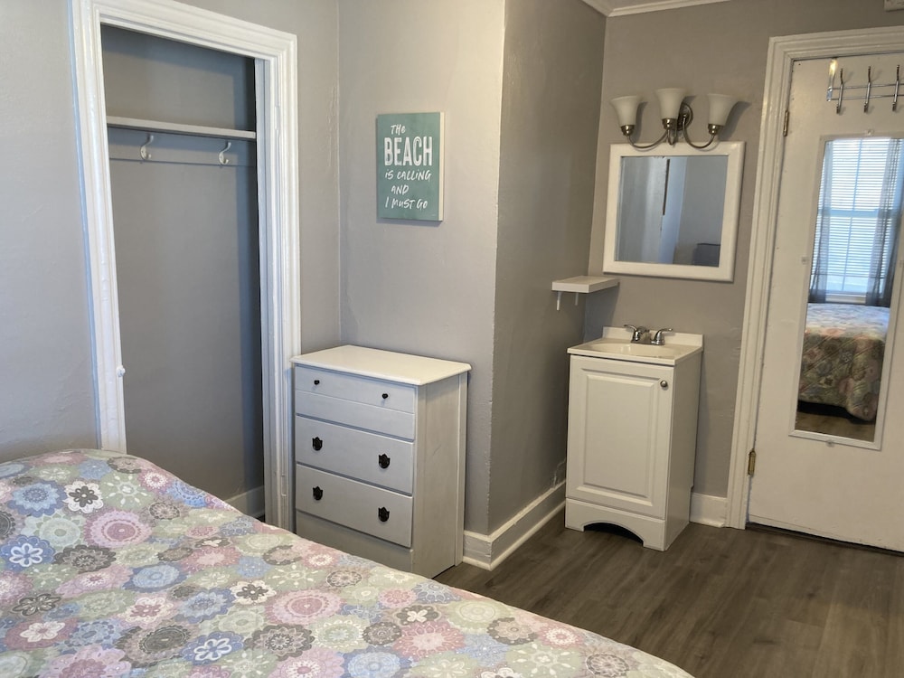 Double Room, Shared Bathroom (Room 11) photo 3