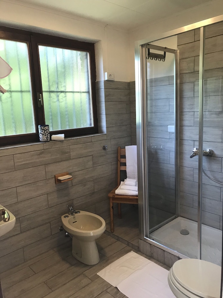 Double Room, Shared Bathroom, Lake View (Europa) photo 3
