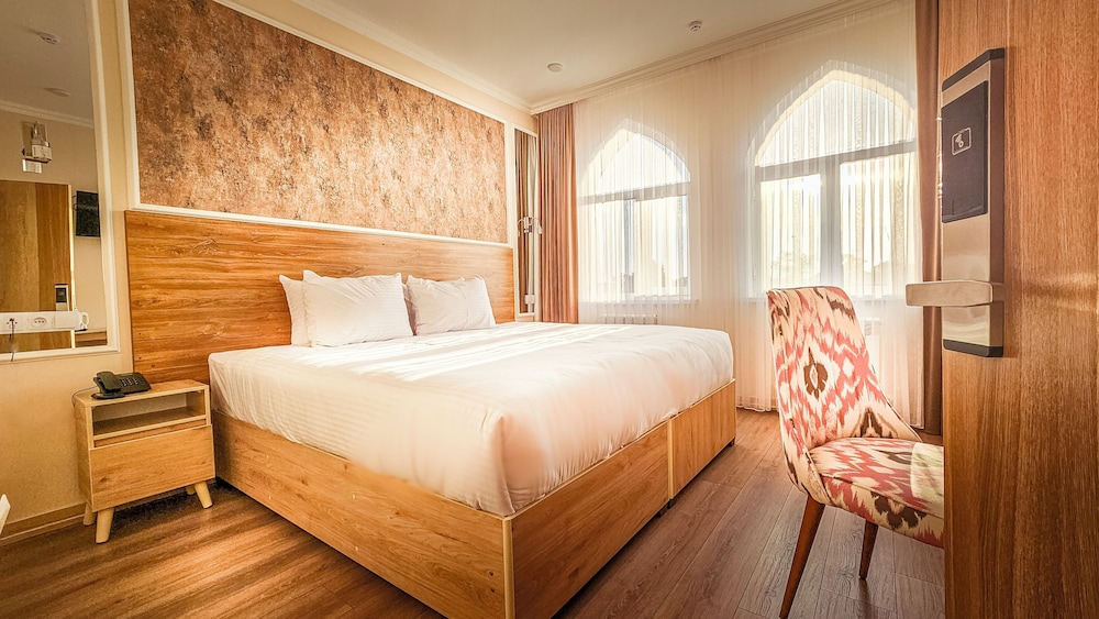 Standard Double or Twin Room, City View photo 1