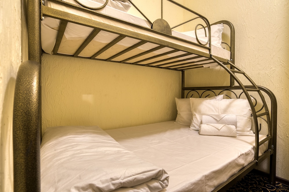 Economy Triple Room