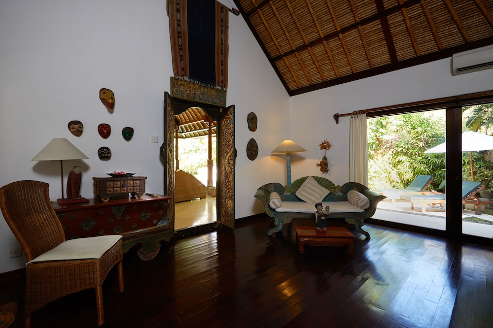 Visakha Grand Pool Villa - Photo 4