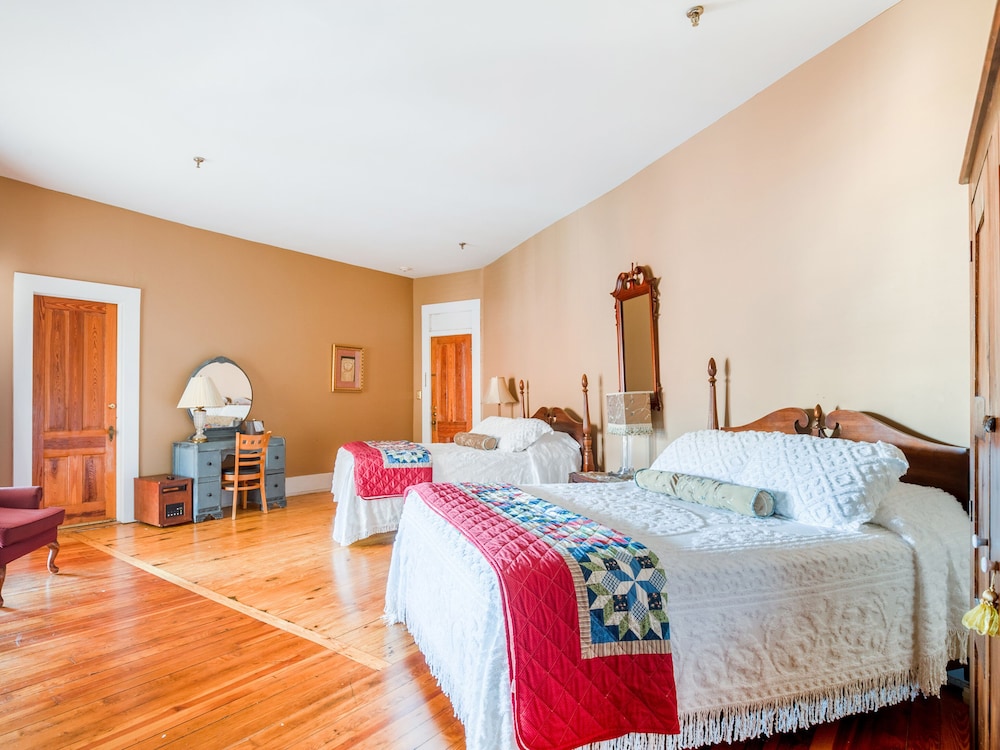 Room, 2 Queen Beds