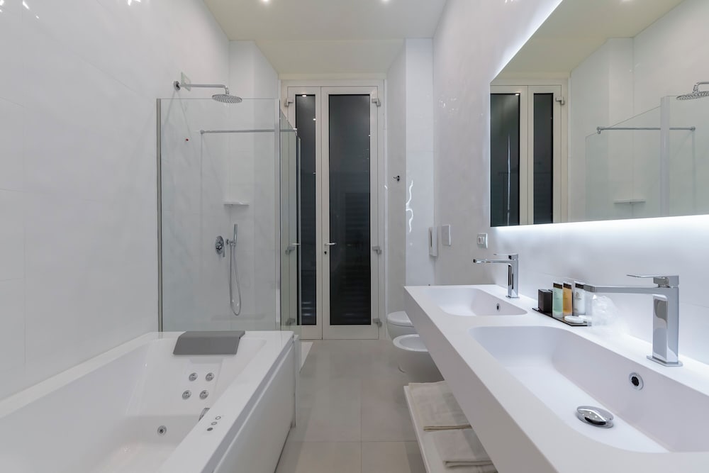 Junior Suite, Jetted Tub - Photo 47