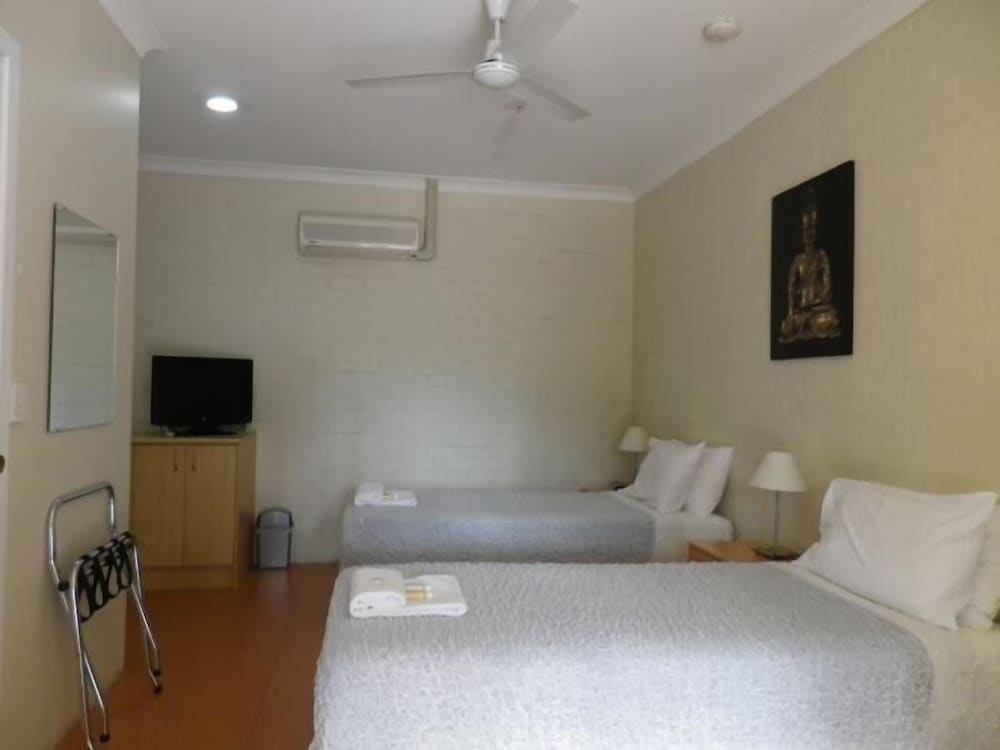 Standard Room, Non Smoking, Kitchenette (Twin Share) photo 2