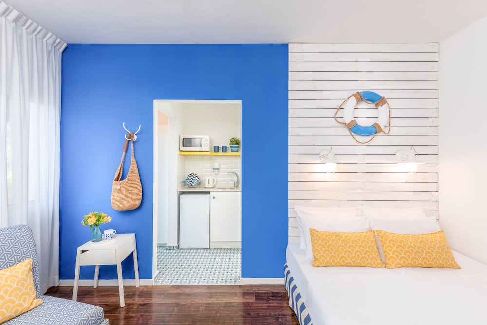Double or Twin Room - Photo 4
