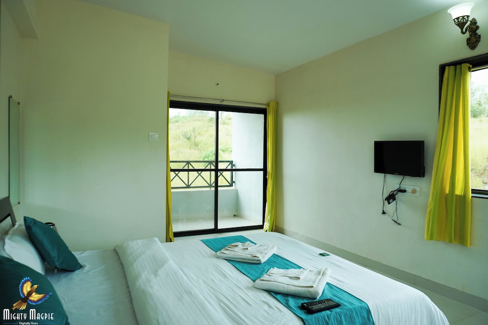 Deluxe Room - Photo 5