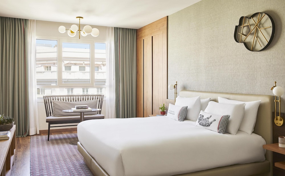 Suite (Gran Via)