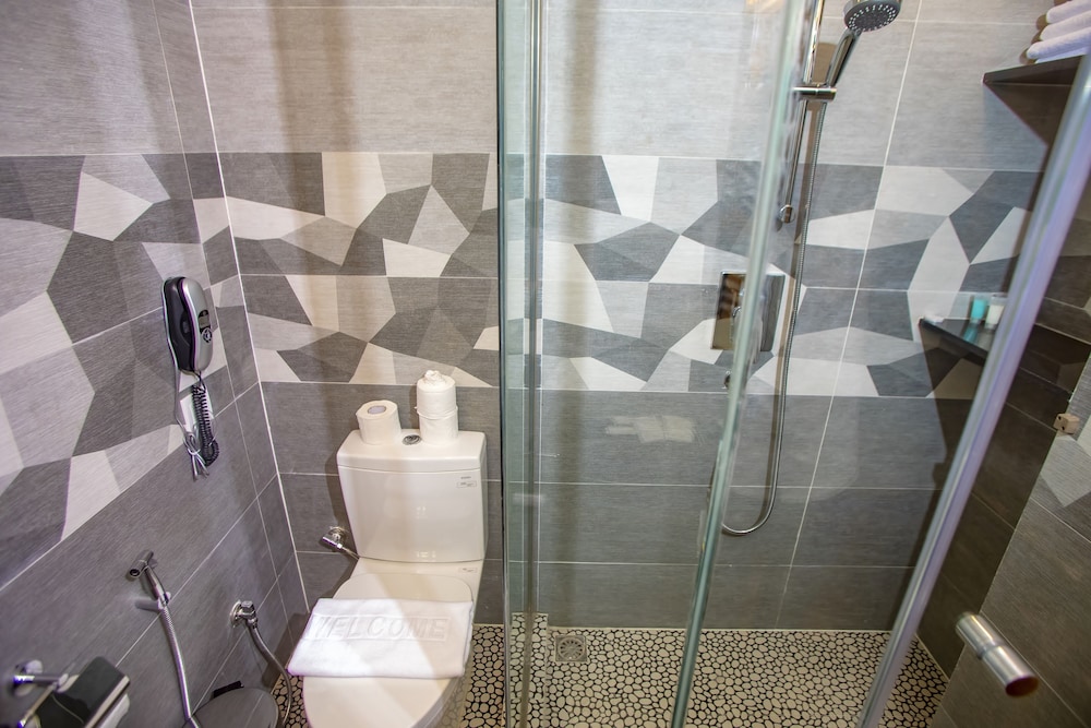 Premier Deluxe Room - Photo 9
