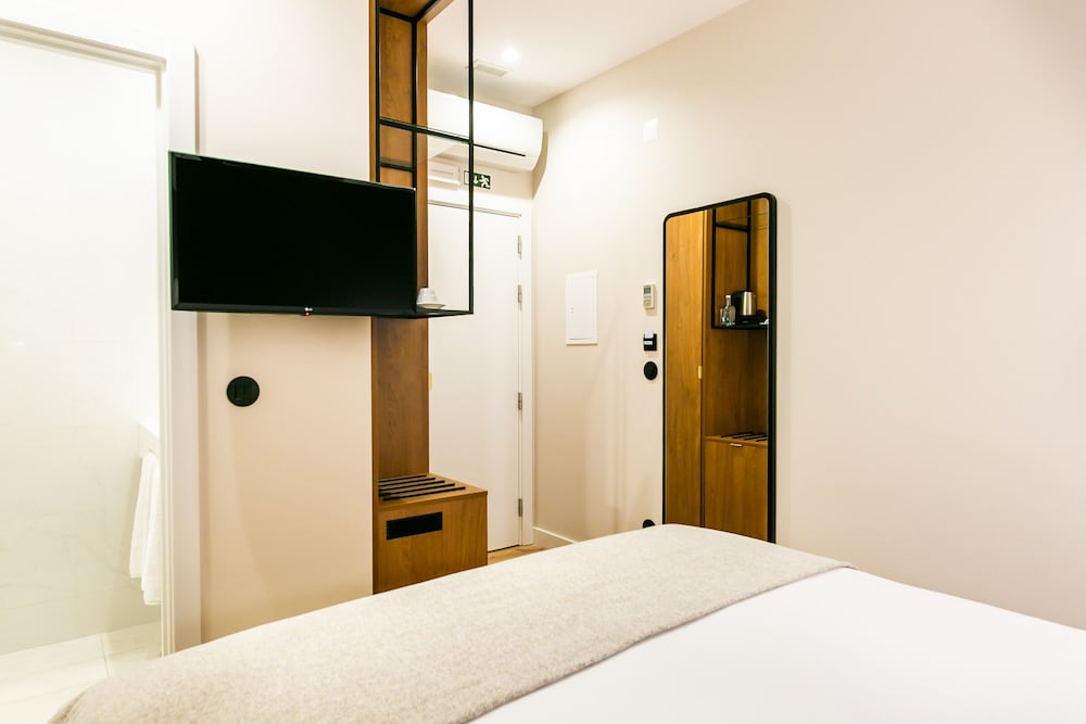 Comfort Room - Photo 3