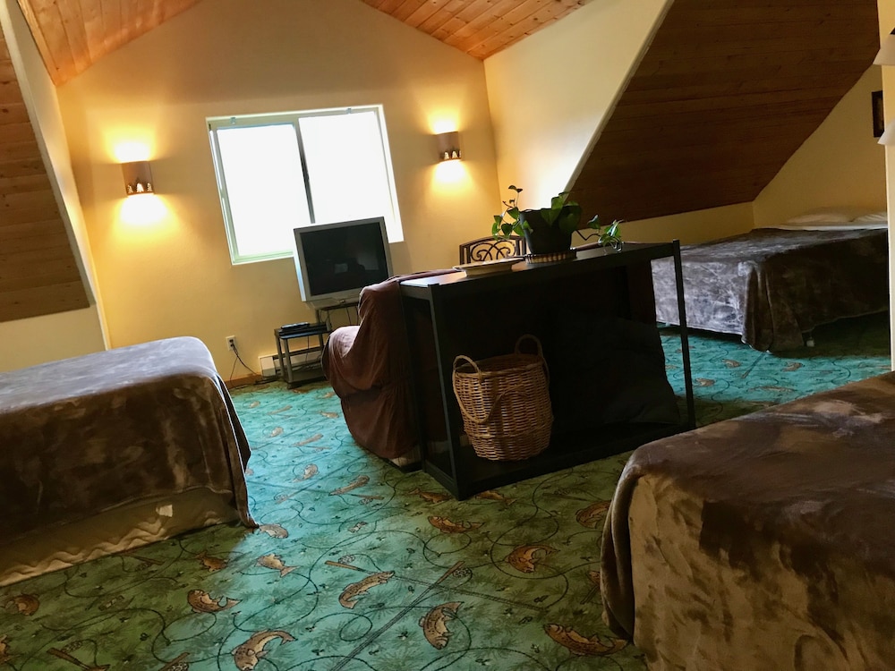 Room (#10) photo 1