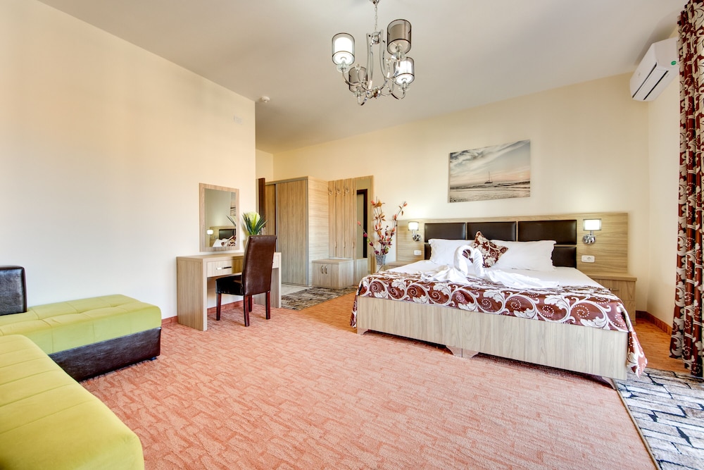 Quadruple Room, Balcony