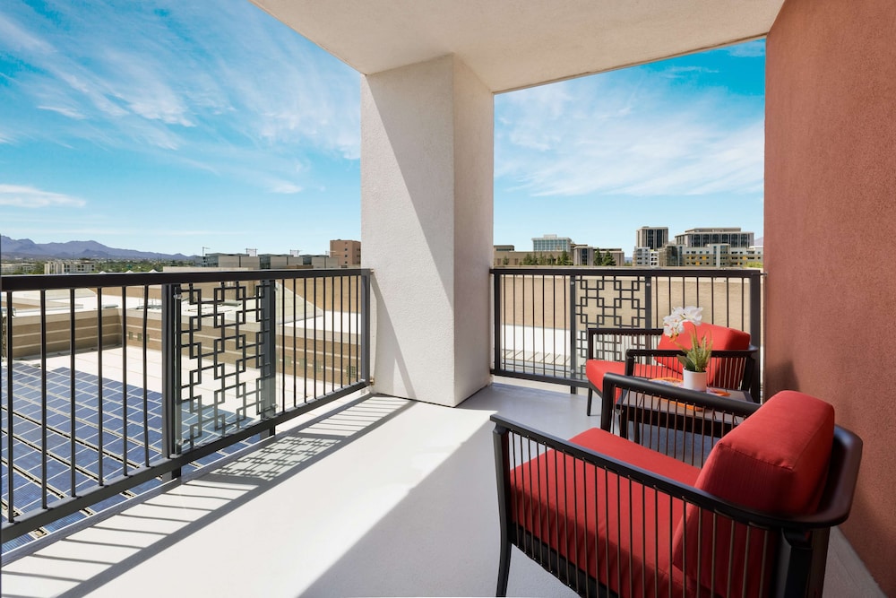 Deluxe Room, 1 King Bed, Accessible, Balcony - Photo 1