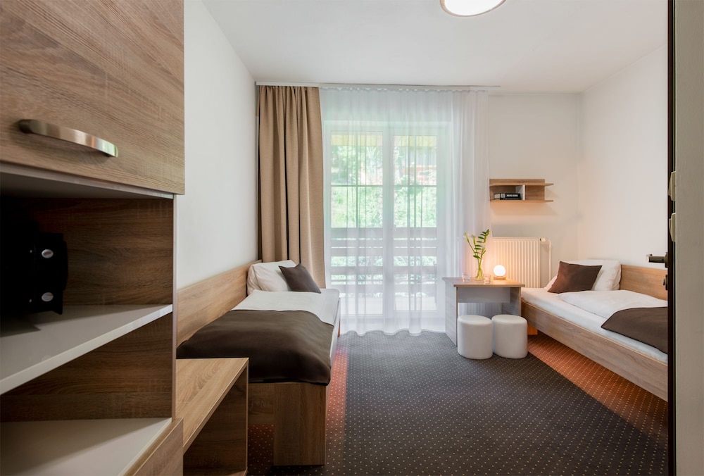 Standard Twin Room, Balcony photo 1