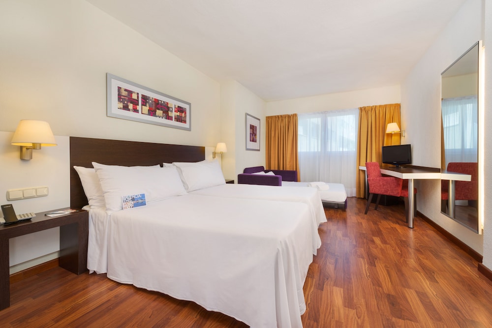 Habitación Doble (L, 2 adultos + 1 niño)