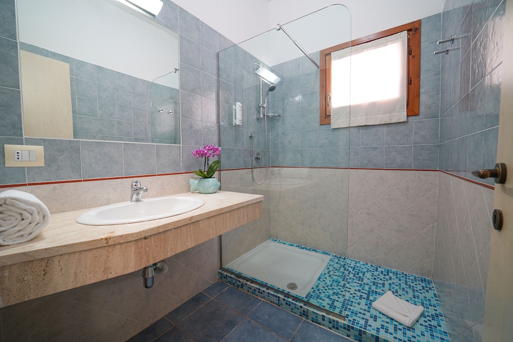 Superior Quadruple Room photo 3