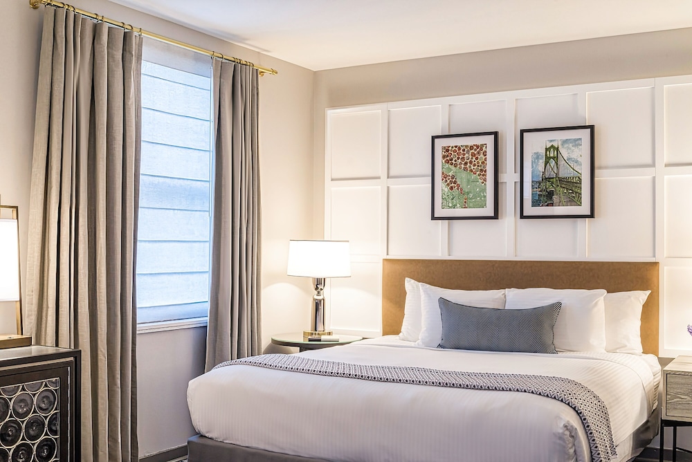 One Bedroom King Suite - Photo 6