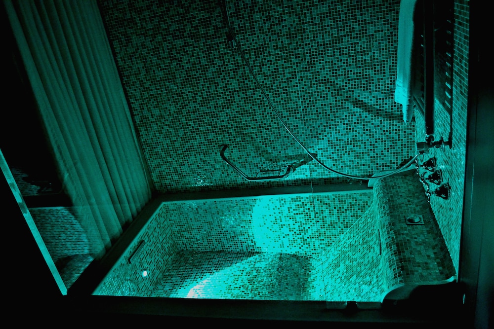 Double Deluxe with Jacuzzi