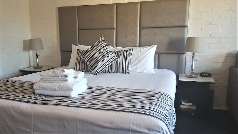 Side Queen Room