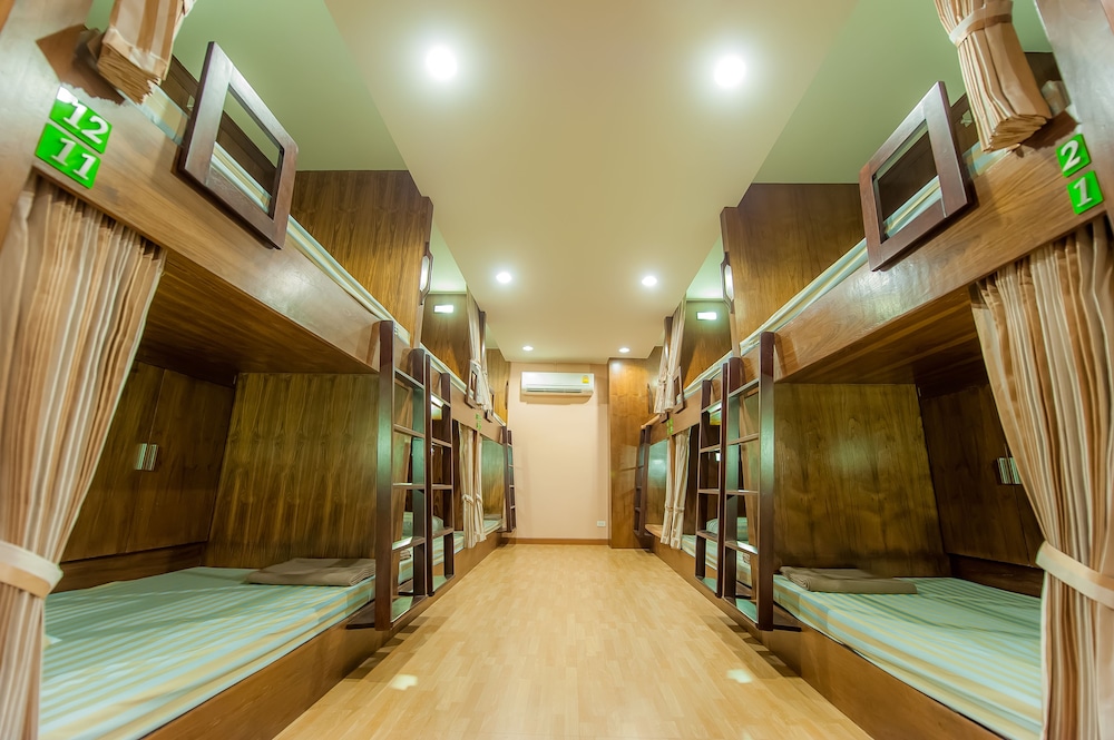 Mixed Dormitory with Shared Bathroom photo 2
