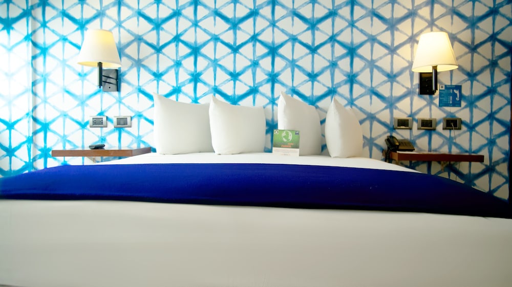 Standard Room, 1 Queen Bed - Photo 5