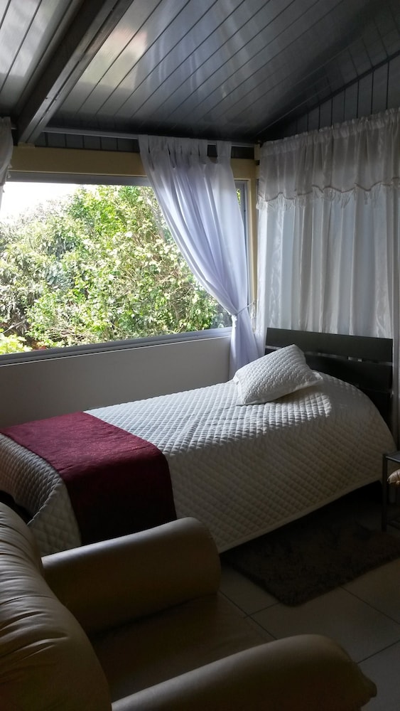 Standard Twin Room photo 2
